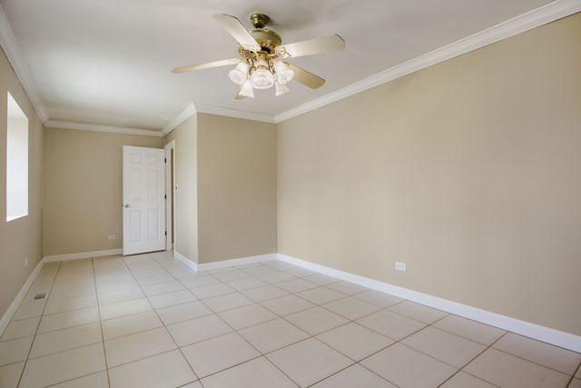 855 Drummore Lane, Frankfort, IL 60423