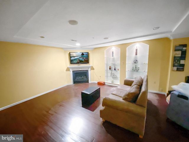 9106 HELMSLEY DR, Clinton, MD 20735