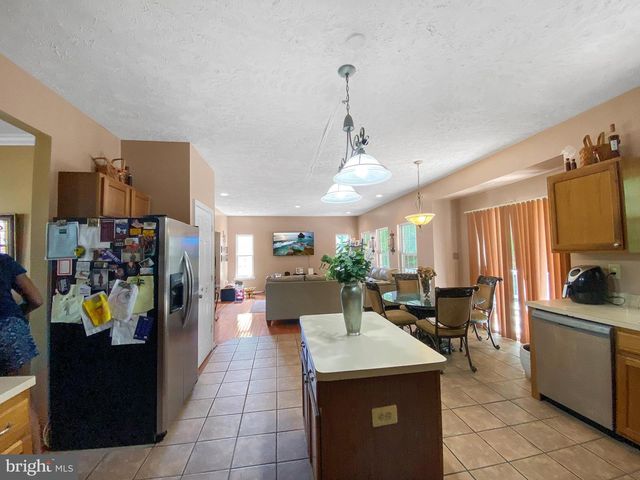 9106 HELMSLEY DR, Clinton, MD 20735