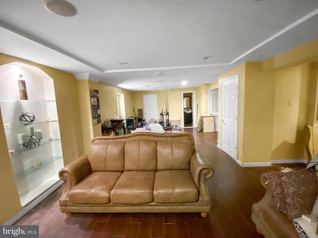 9106 HELMSLEY DR, Clinton, MD 20735