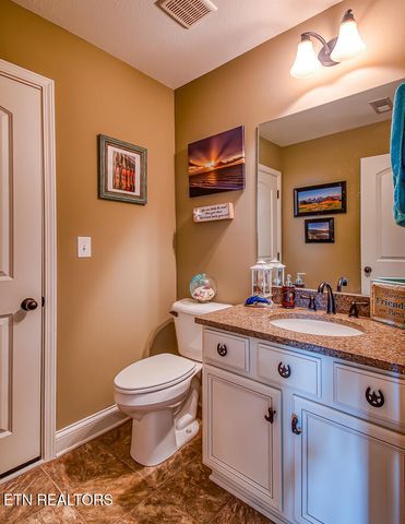 1187 Silver Leaf Drive, Lenoir City, TN 37772
