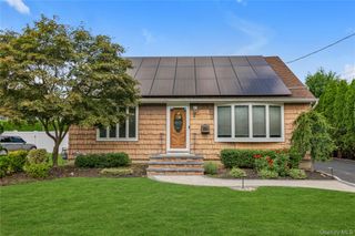 7 Eckert Street, Huntington Station, NY 11746