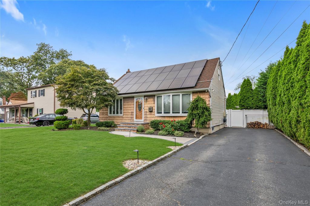 7 Eckert Street, Huntington Station, NY 11746 — photo 2