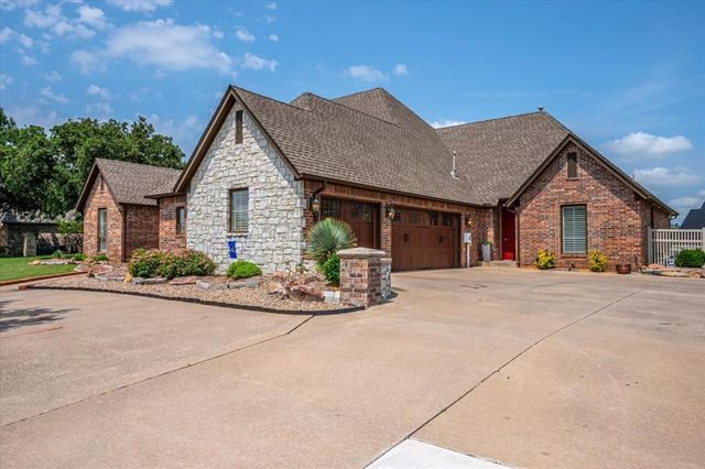 1213 Muirfield Drive, Shawnee, OK 74801