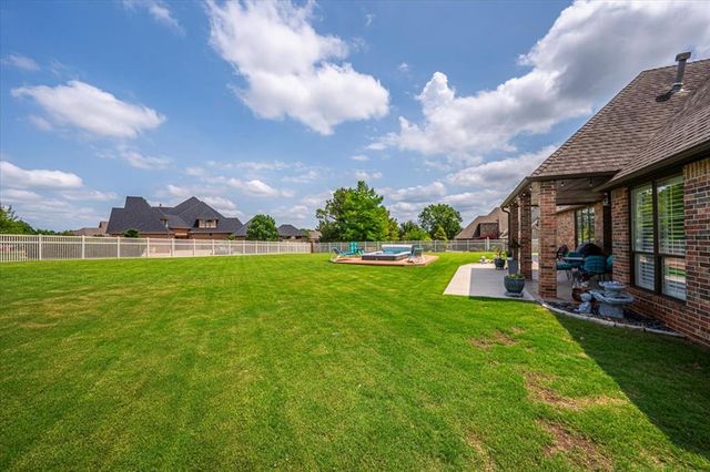 1213 Muirfield Drive, Shawnee, OK 74801