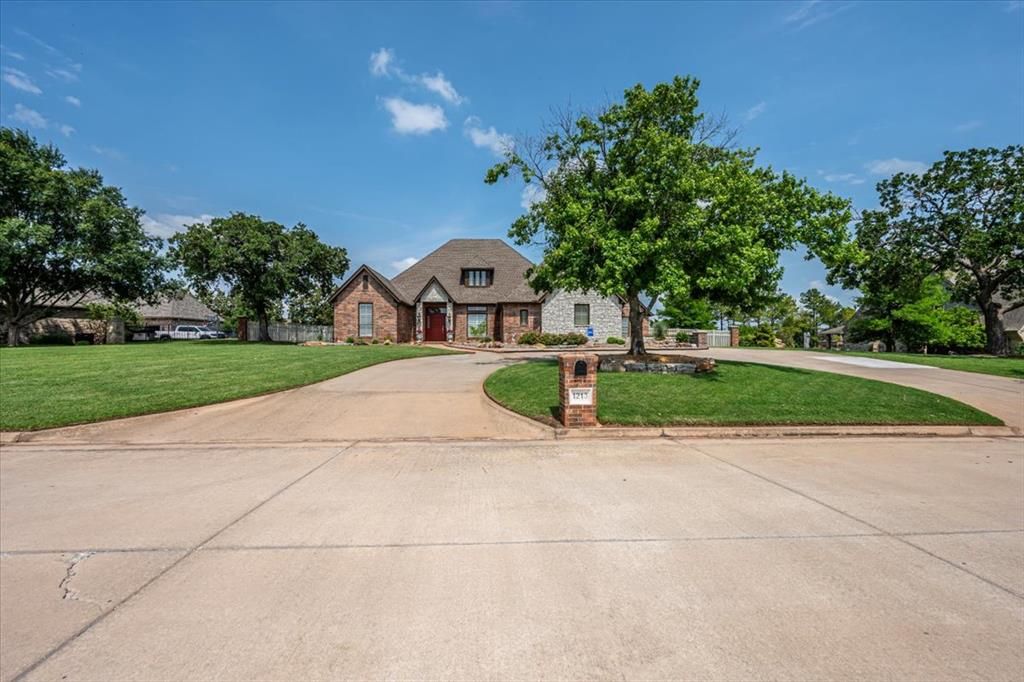 1213 Muirfield Drive, Shawnee, OK 74801