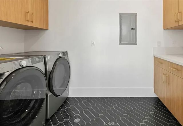 2371 Midvale, Los Angeles, CA 90064