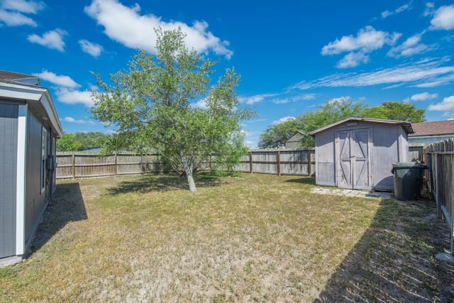 1717 Triple Crown Drive, Corpus Christi, TX 78417