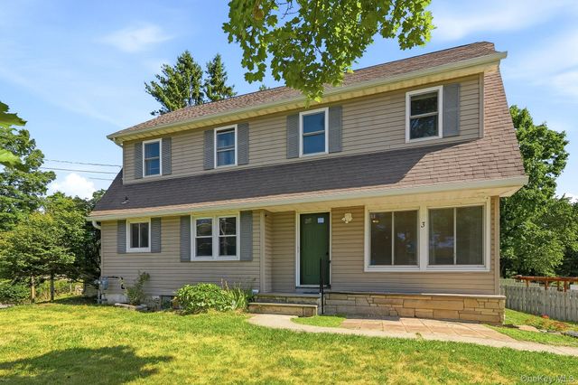 3 Ireland Drive, Poughkeepsie, NY 12603