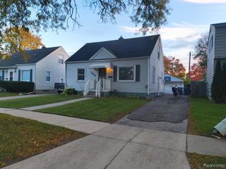 3614 Holly Ave, Flint, MI 48506