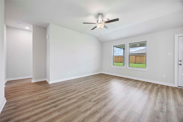 805 Clear Valley Lane, Dayton, TX 77535