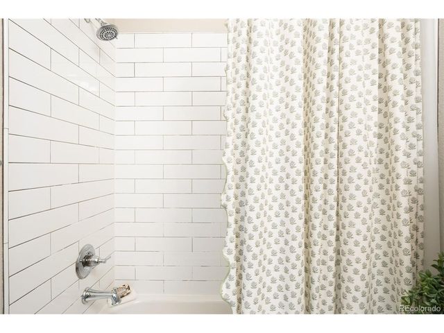 210 Horizon Ave, Erie, CO 80516