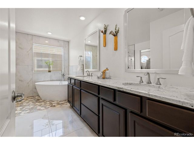 19615 W 94th Ave, Arvada, CO 80007
