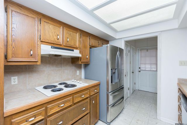 1927 W Magna Carta Dr, Baton Rouge, LA 70815