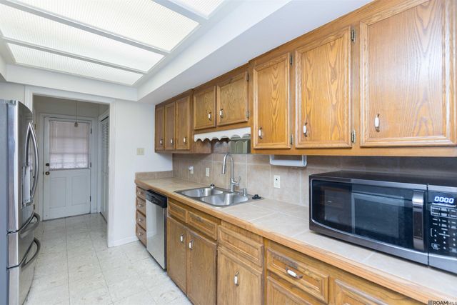 1927 W Magna Carta Dr, Baton Rouge, LA 70815