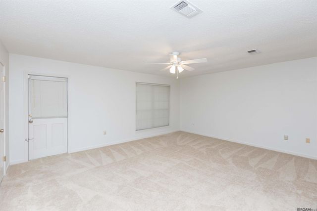 1927 W Magna Carta Dr, Baton Rouge, LA 70815