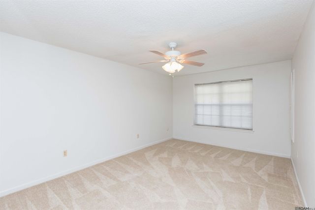 1927 W Magna Carta Dr, Baton Rouge, LA 70815