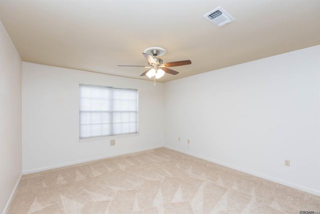 1927 W Magna Carta Dr, Baton Rouge, LA 70815