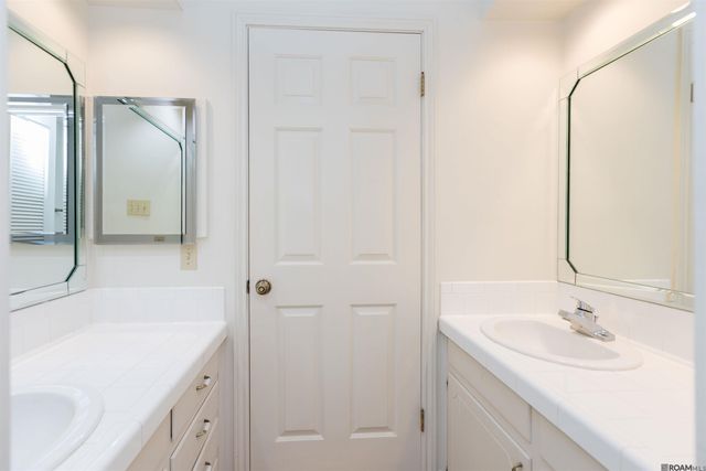 1927 W Magna Carta Dr, Baton Rouge, LA 70815