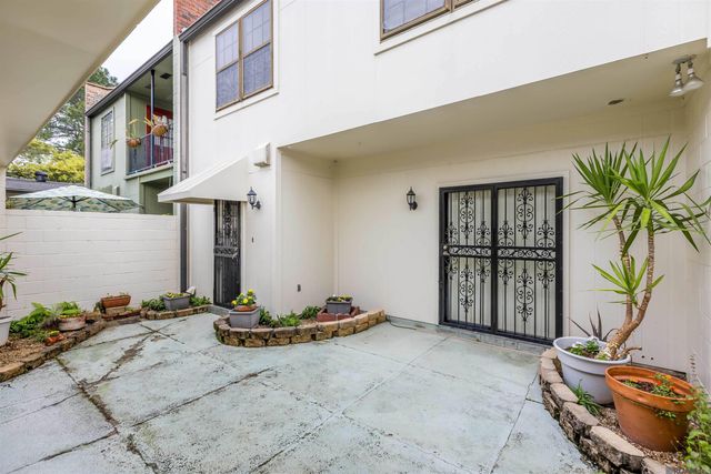 1927 W Magna Carta Dr, Baton Rouge, LA 70815