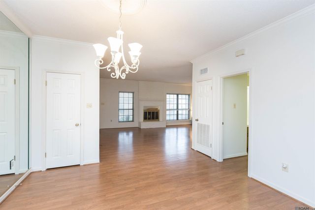 1927 W Magna Carta Dr, Baton Rouge, LA 70815