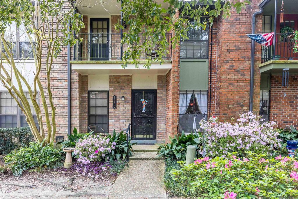 1927 W Magna Carta Dr, Baton Rouge, LA 70815