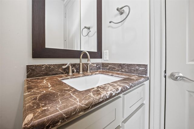 308 W Bell Street, Houston, TX 77019