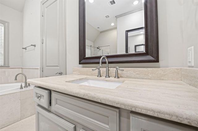 308 W Bell Street, Houston, TX 77019
