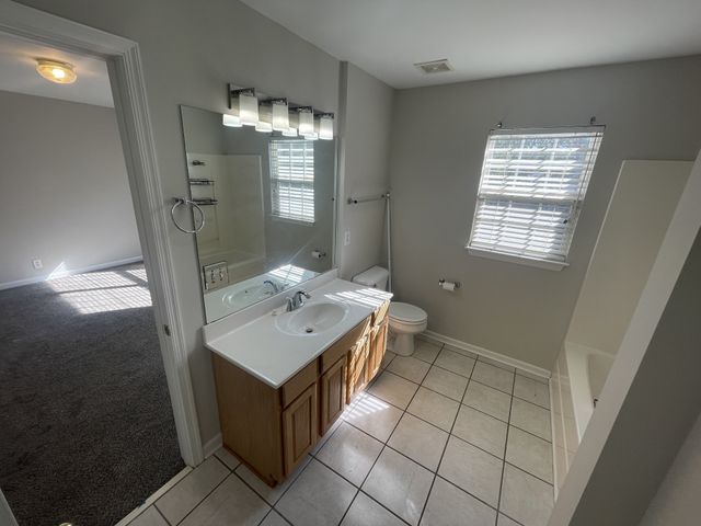 7924 Harpeth View Dr, Nashville, TN 37221