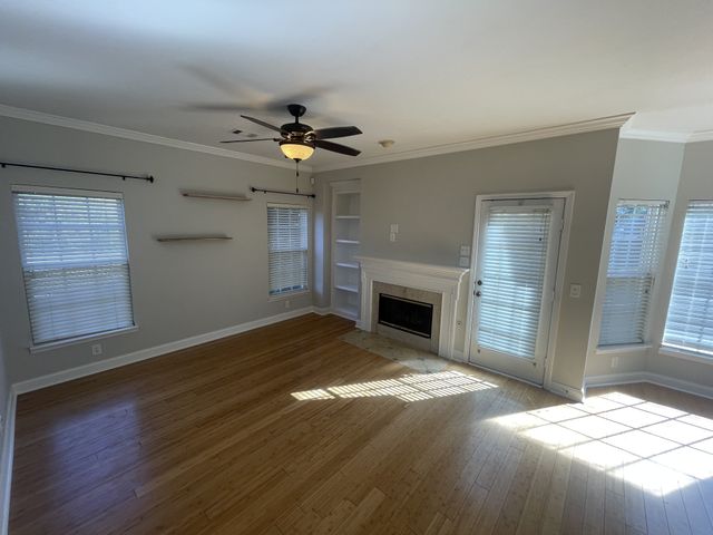 7924 Harpeth View Dr, Nashville, TN 37221