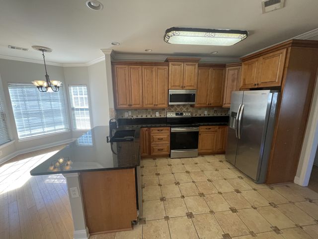 7924 Harpeth View Dr, Nashville, TN 37221