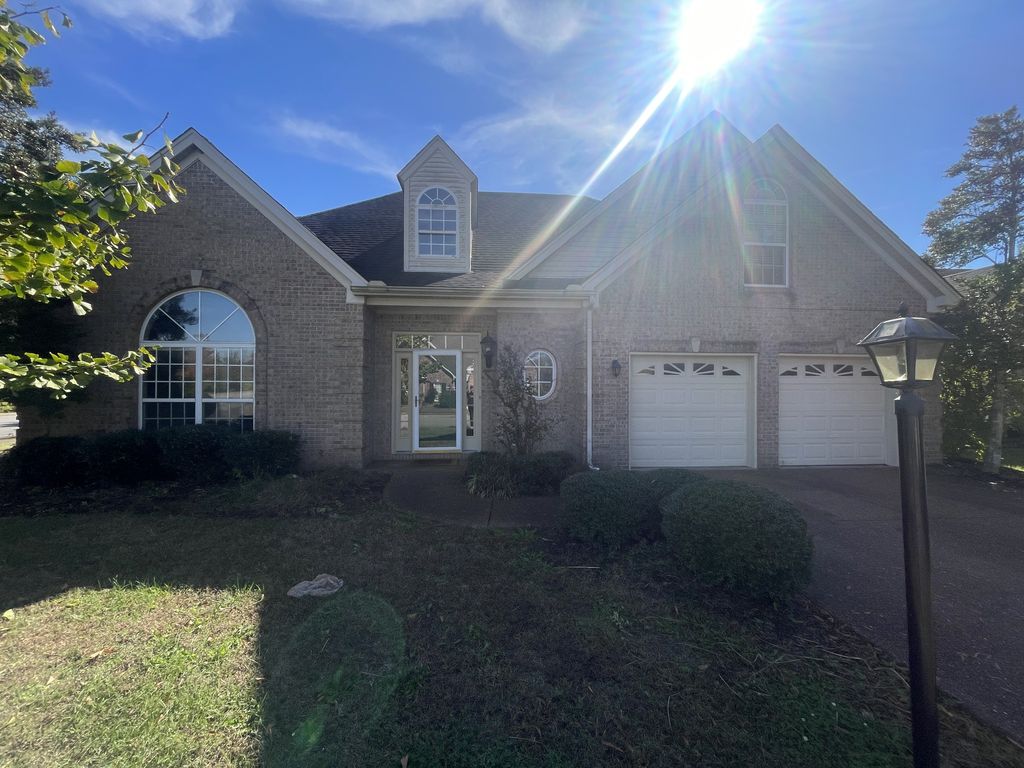 7924 Harpeth View Dr, Nashville, TN 37221