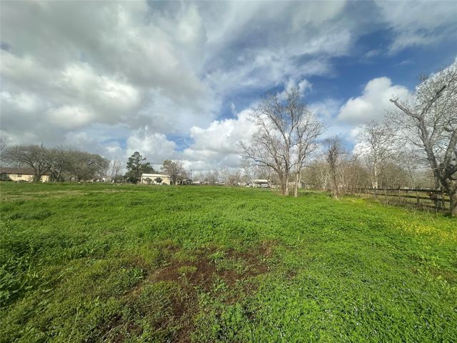 1925 County Road 543, Angleton, TX 77515
