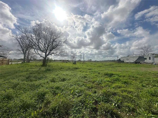 1925 County Road 543, Angleton, TX 77515