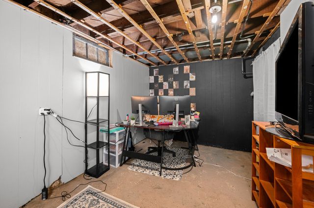 209 S Hazelwood Avenue, Davenport, IA 52802