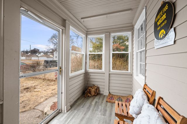 209 S Hazelwood Avenue, Davenport, IA 52802