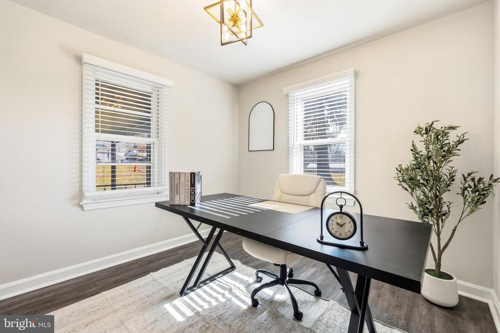 Image 10 of property listing at 15029 CLEAR SPRING RD, Williamsport, MD 21795