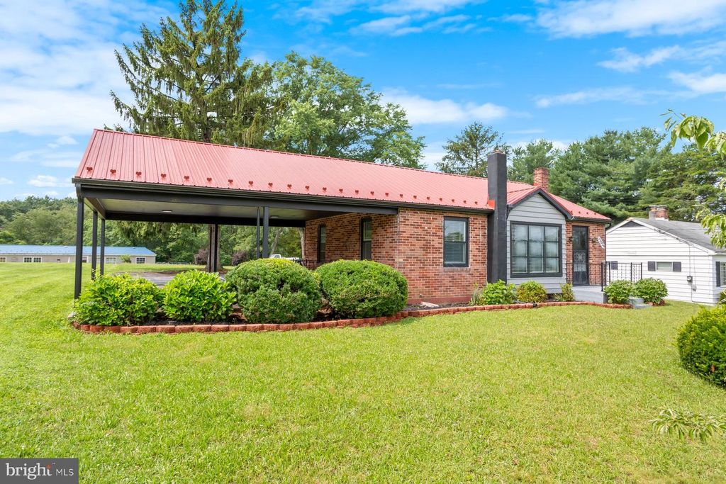 Image 16 of property listing at 15029 CLEAR SPRING RD, Williamsport, MD 21795