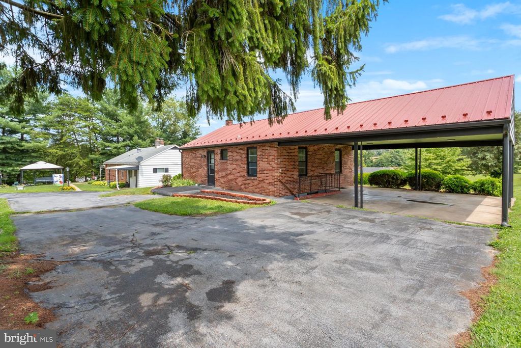 Image 22 of property listing at 15029 CLEAR SPRING RD, Williamsport, MD 21795