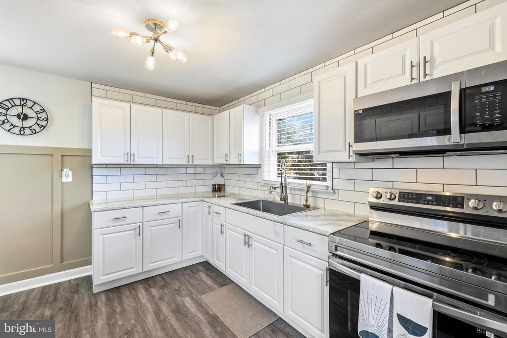 Image 5 of property listing at 15029 CLEAR SPRING RD, Williamsport, MD 21795