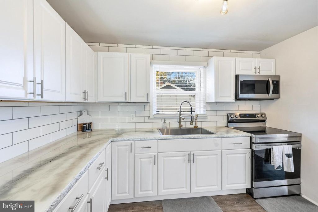 Image 7 of property listing at 15029 CLEAR SPRING RD, Williamsport, MD 21795