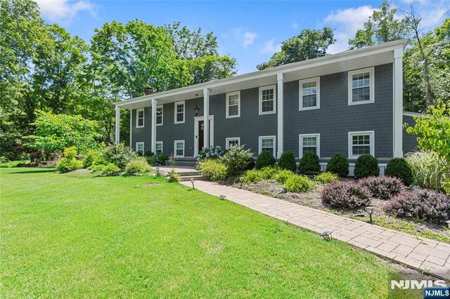 9 Glen Gray Road, Oakland, NJ 07436