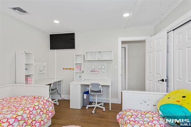 9 Glen Gray Road, Oakland, NJ 07436