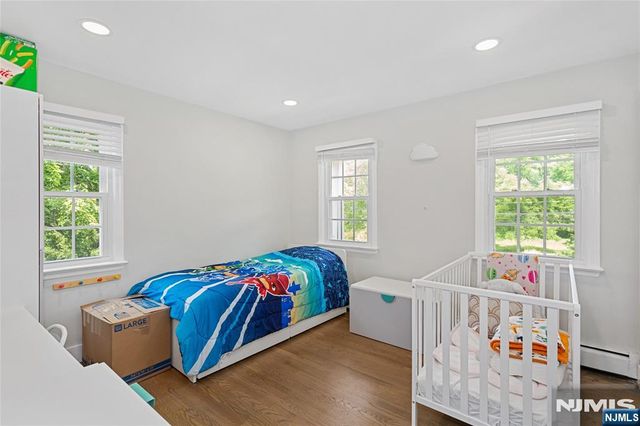 9 Glen Gray Road, Oakland, NJ 07436