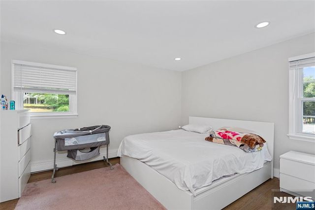 9 Glen Gray Road, Oakland, NJ 07436