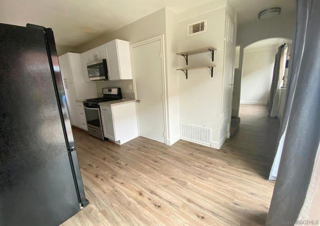 1060 E Washington Ave 5, Escondido, CA 92025