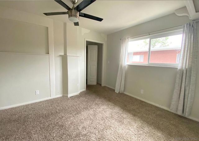 1060 E Washington Ave 5, Escondido, CA 92025