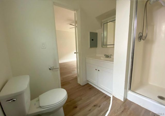 1060 E Washington Ave 5, Escondido, CA 92025