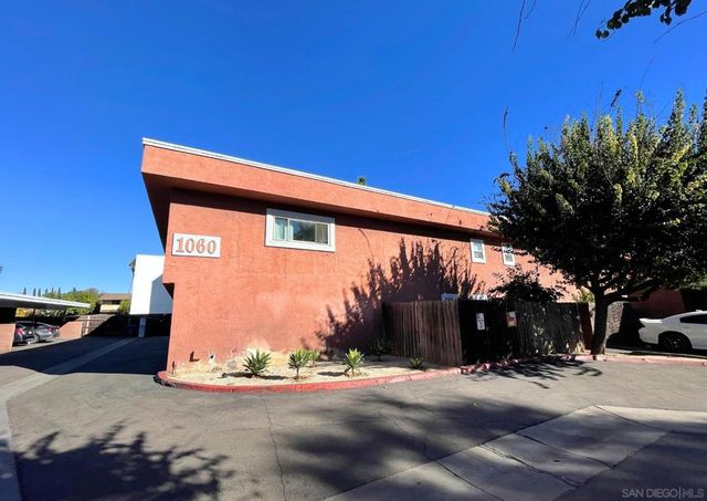 1060 E Washington Ave 5, Escondido, CA 92025
