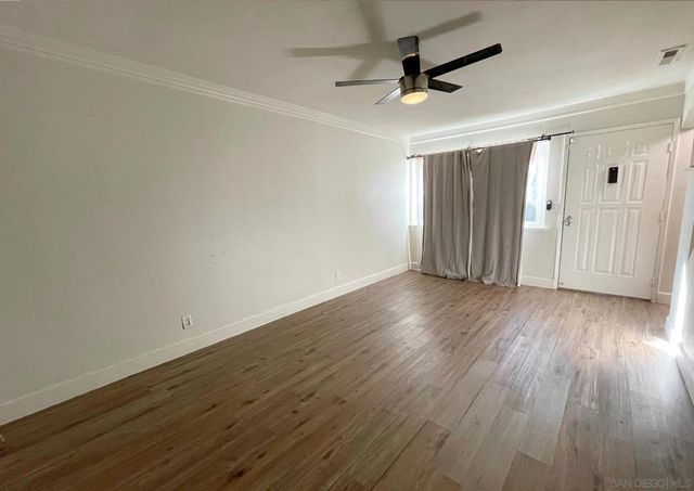 1060 E Washington Ave 5, Escondido, CA 92025